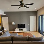 Resort Style Haven 3Br6Pax Klcc Twin Towers View